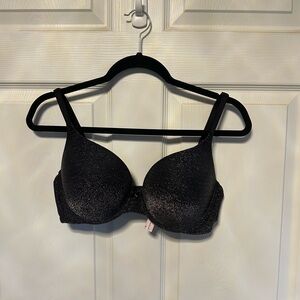 34DD Never Worn Victorias Secret Bra